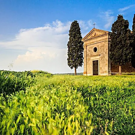 Poderino Farma San Quirico dʼOrcia